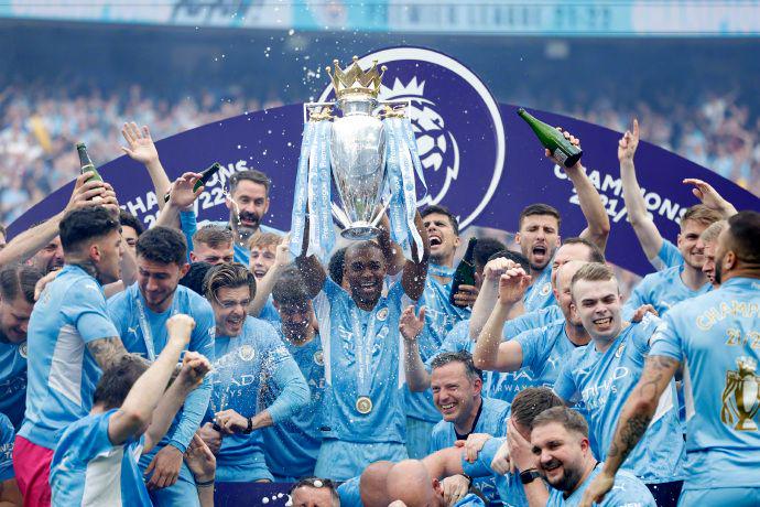 记者：苏亚雷斯可能离开迈阿密回乌拉圭民族，未来几天是关键