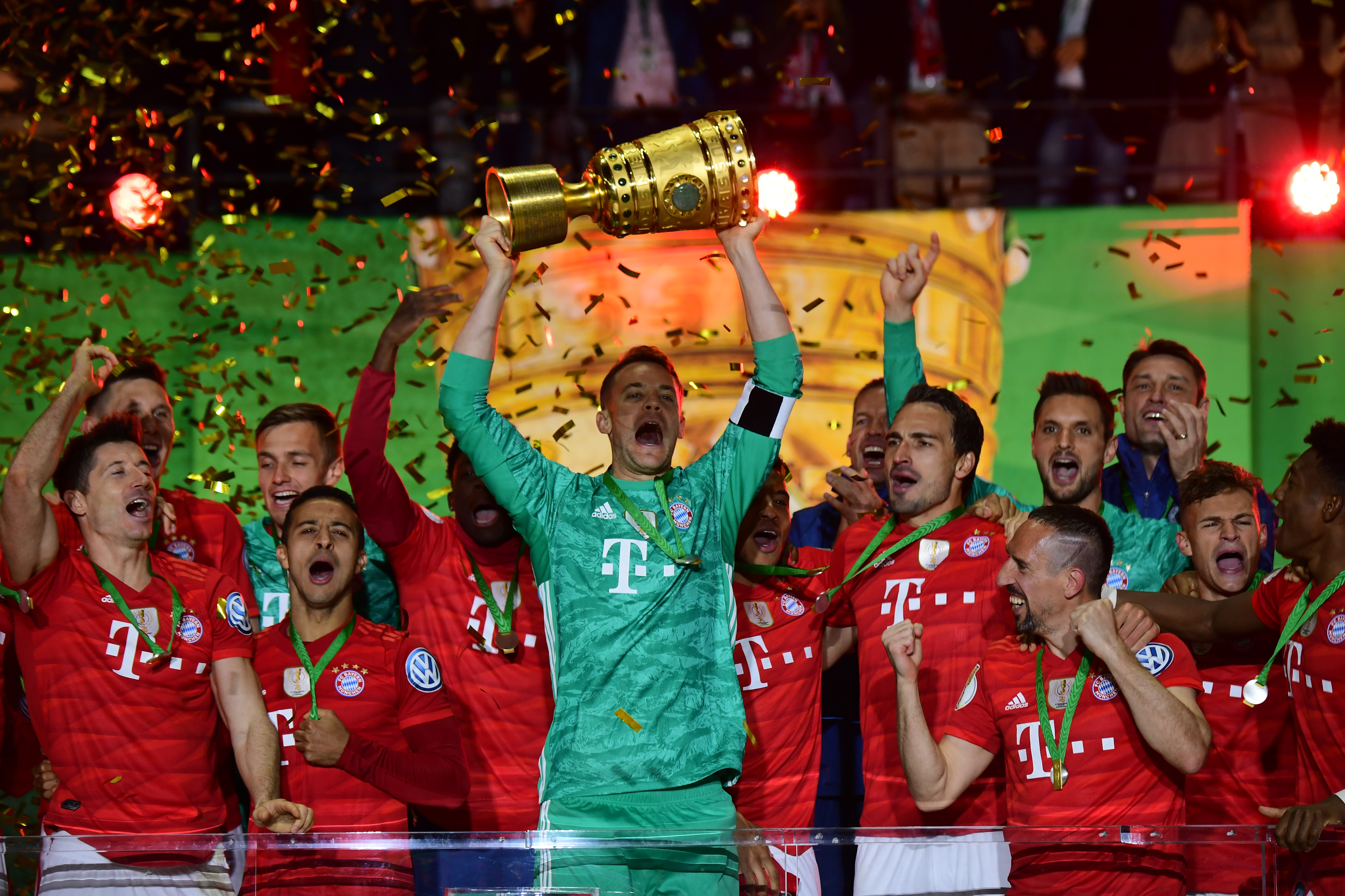 篮球篮网全队完成高强度训练