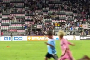 邮报：爱尔兰U19女足比赛前，现场却误放了英国国歌